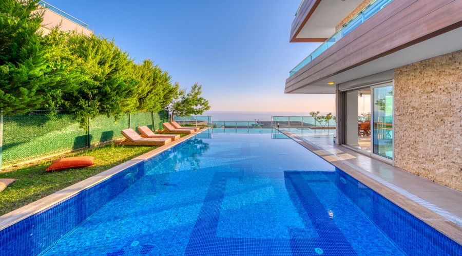 5+1 Sea View Villa For Sale in Bektas